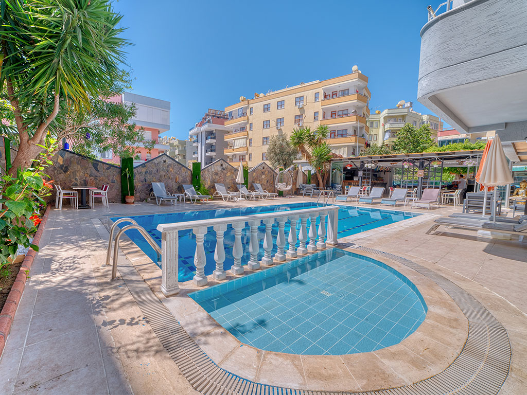Poolen og børnepoolen