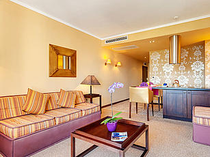 Barcelo royal apartments central beliggenhed i sunny beach med et ... Hvad betyder 2 stuer en suite